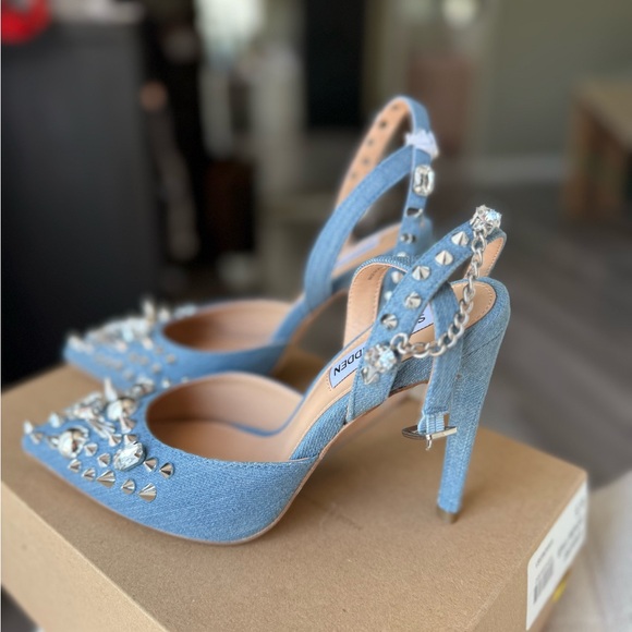 Steve Madden Blue Studded Women's Heels - Picture 12 of 14